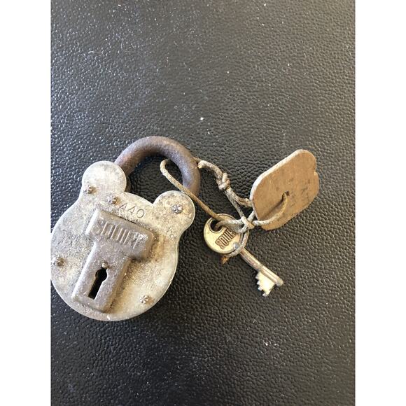 Vintage Squire Old English Genuine Solid Lock With Key Made In England - Picture 1 of 7